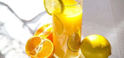 ビタミン豊富フレッシュなオレンジやレモンとジュース